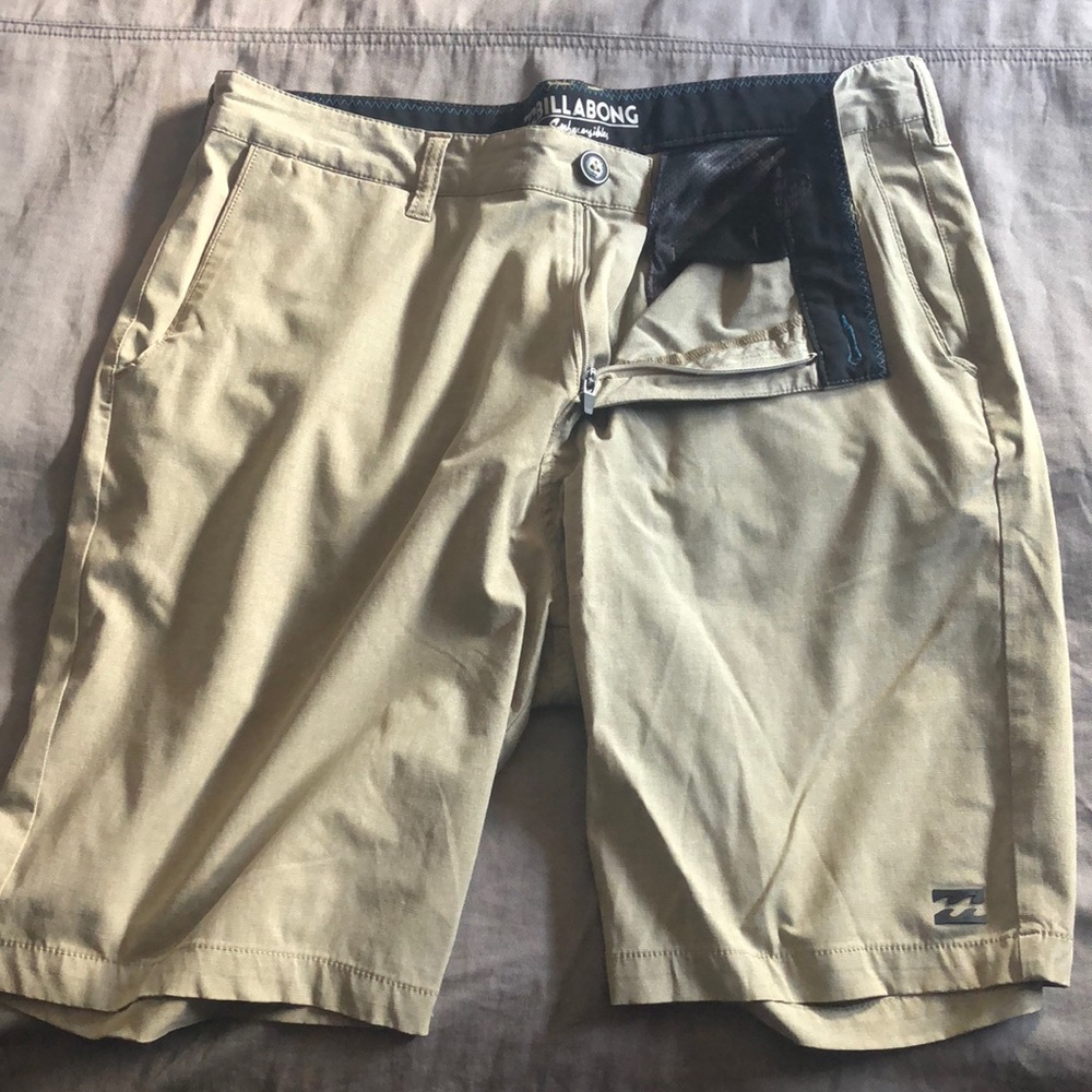 Billabong men’s hybrid shorts
